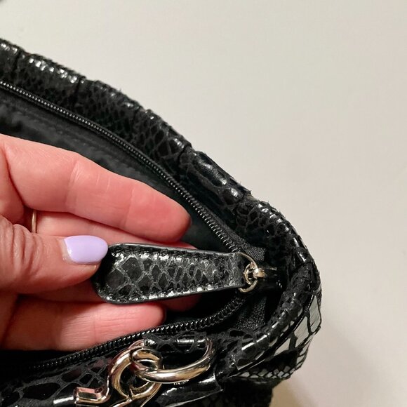 Soft crossbody bag, Checkered design bag with removable chain - Picture 9 of 10